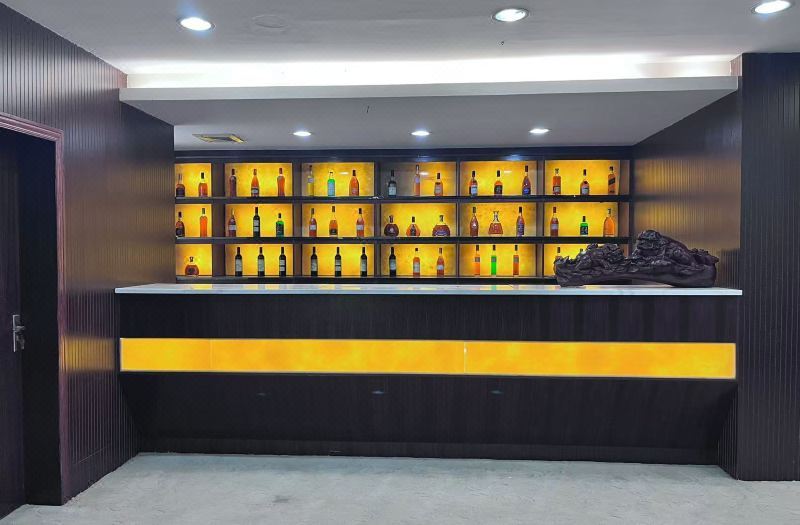 Yuebo International Hotel 2*