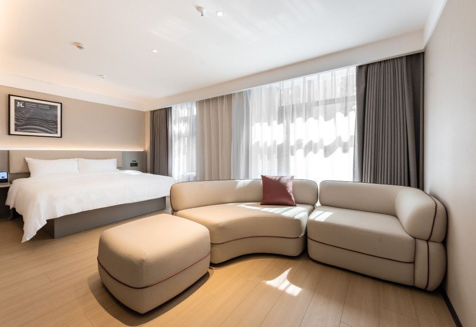 Thank Hotel Premium Guiyang Guanshanhu District Central Park Store 2*