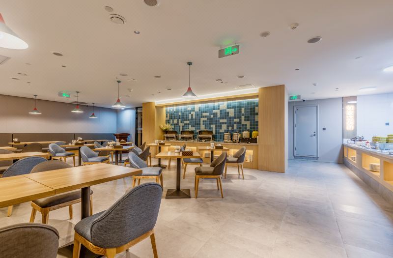 Home Hotel · Neo (Harbin Central Avenue City First Hospital) 2*