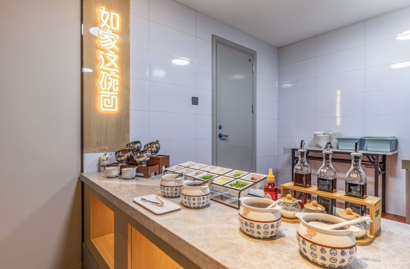 Home Hotel · Neo (Harbin Central Avenue City First Hospital) 2*
