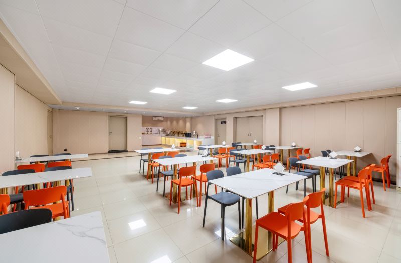 Elong Yam Hotel (Chongqing Shapingba Ciqikou Subway Station) 3*