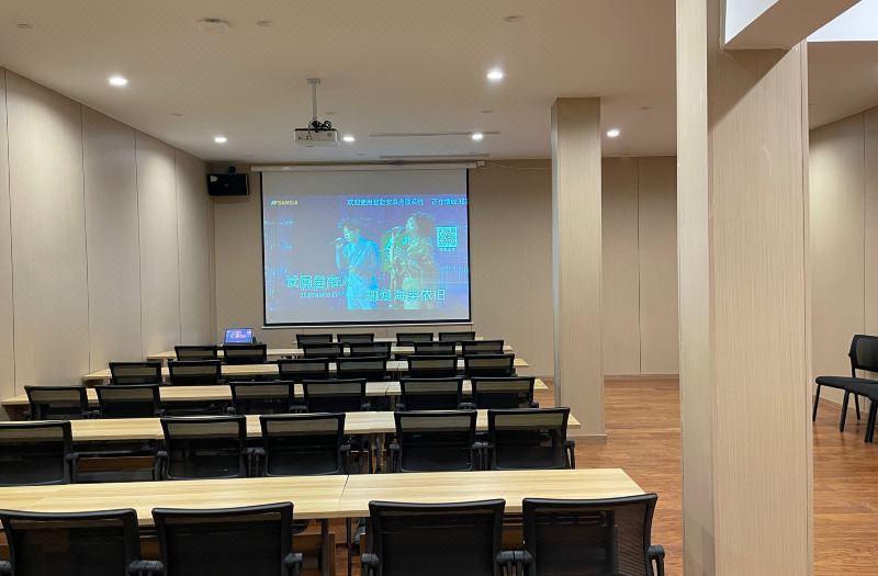 Urba Hotel (Lishui College Central Hospital) 3*