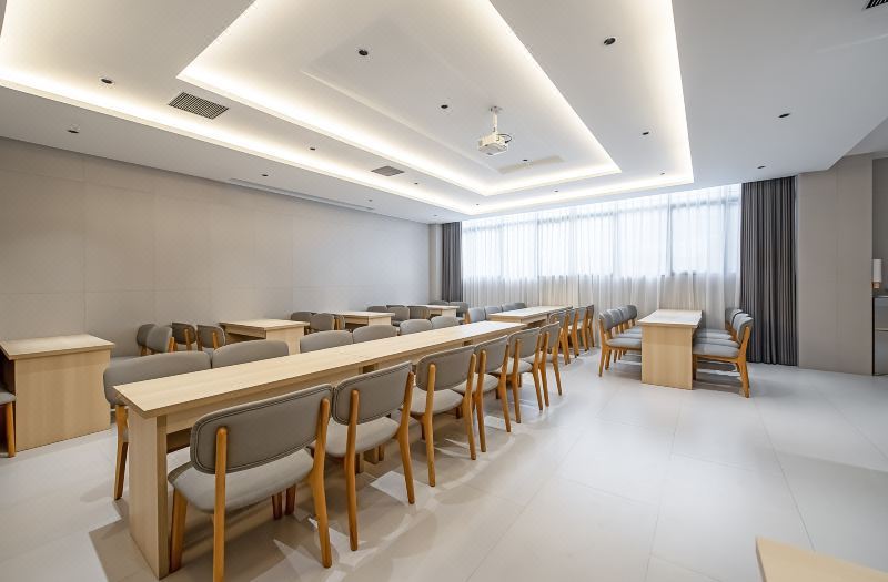 Huayi Selected Hotel (Xiushan Railway Station Branch) 2*