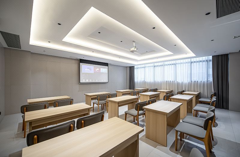Huayi Selected Hotel (Xiushan Railway Station Branch) 2*