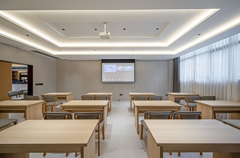 Huayi Selected Hotel (Xiushan Railway Station Branch) 2*