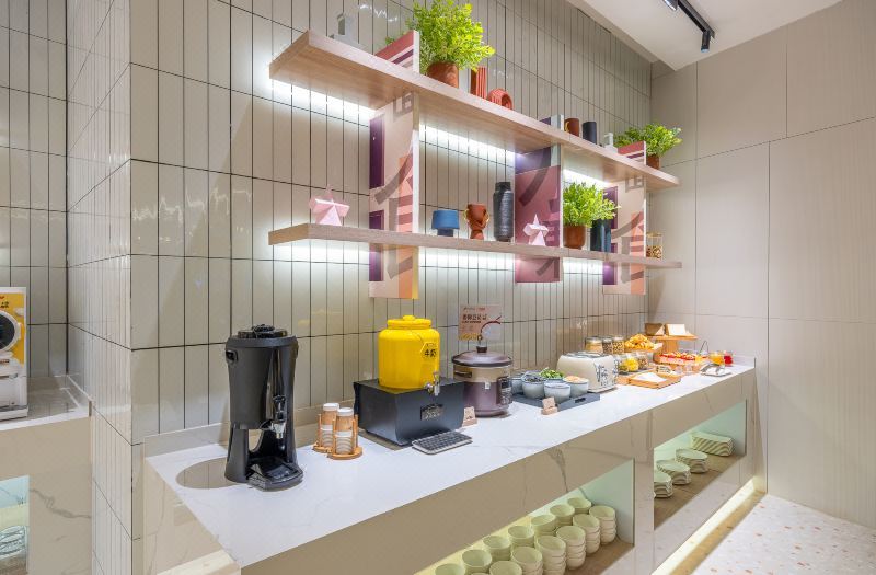 Homeinn Selected Hotel (Xining High-Speed Railway Station) 3*