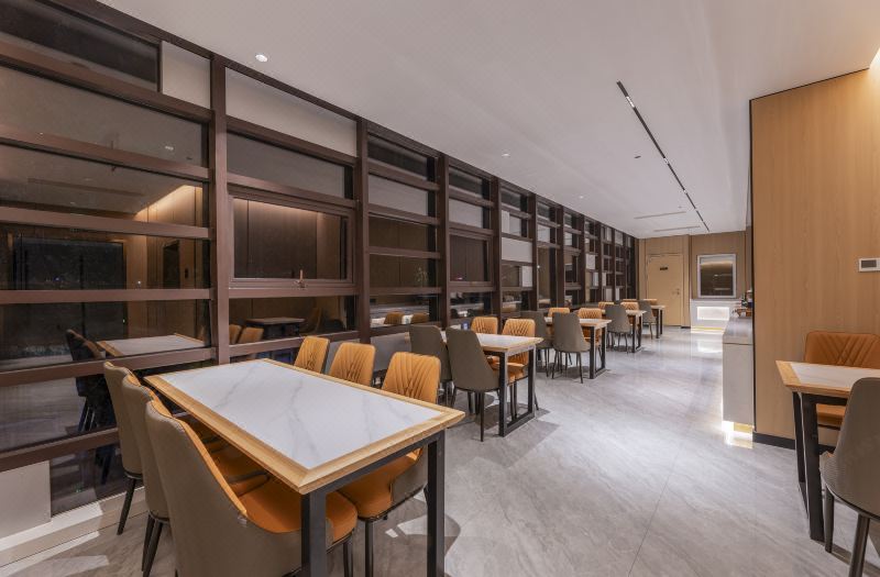 Elong Anyun Hotel (Nanjing Niushou Mountain Jiyin Avenue Metro Station Branch) 3*