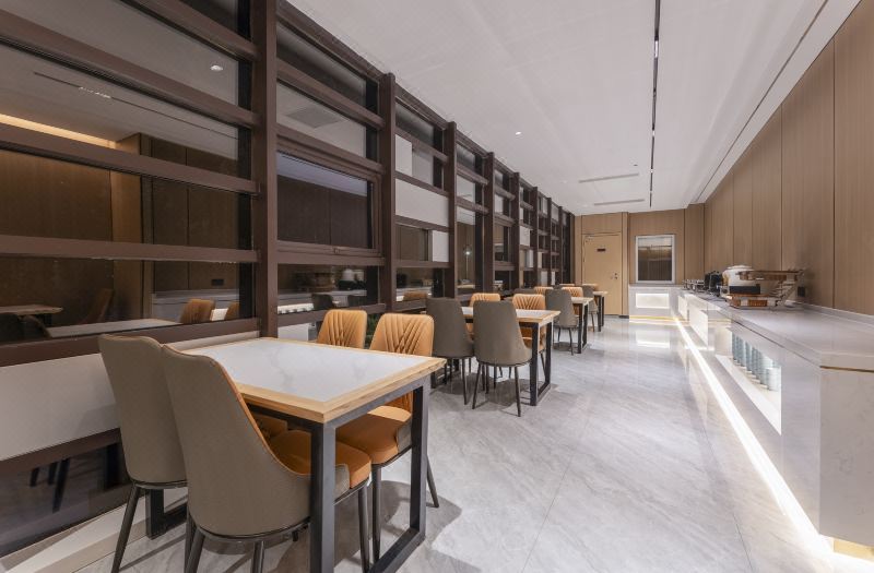 Elong Anyun Hotel (Nanjing Niushou Mountain Jiyin Avenue Metro Station Branch) 3*