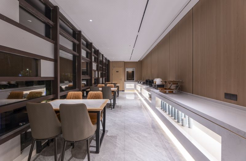 Elong Anyun Hotel (Nanjing Niushou Mountain Jiyin Avenue Metro Station Branch) 3*