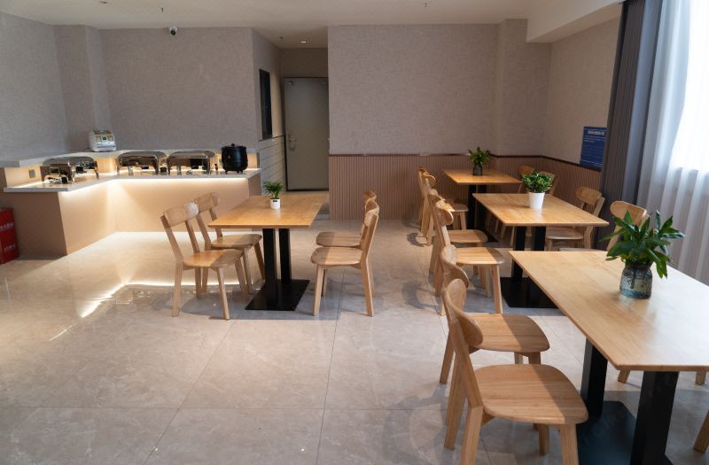 CLOUDS Hotel (Qianfeng District Guangan Station) 2*