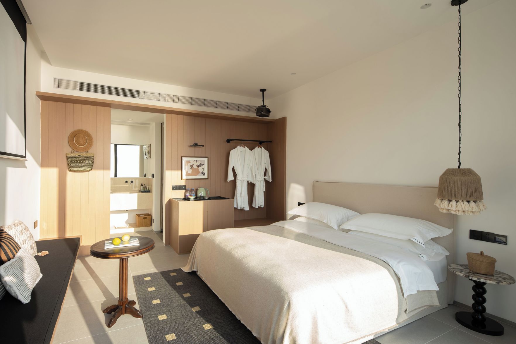 Miyue Roman Holiday Bubble Pool hotel 3*