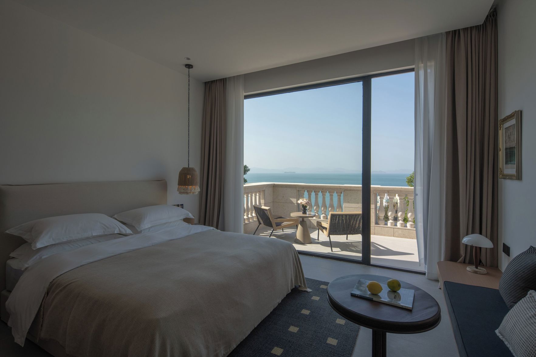 Miyue Roman Holiday Bubble Pool hotel 3*