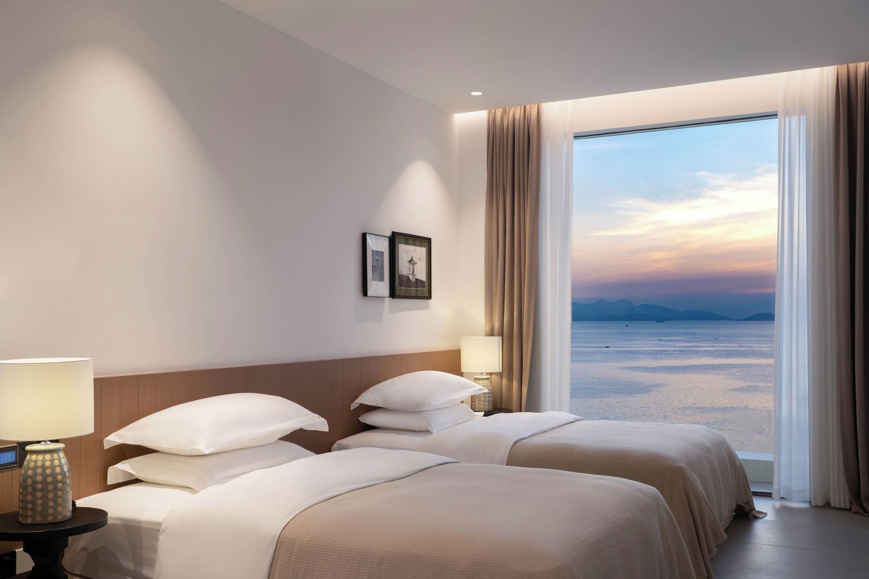 Miyue Roman Holiday Bubble Pool hotel 3*