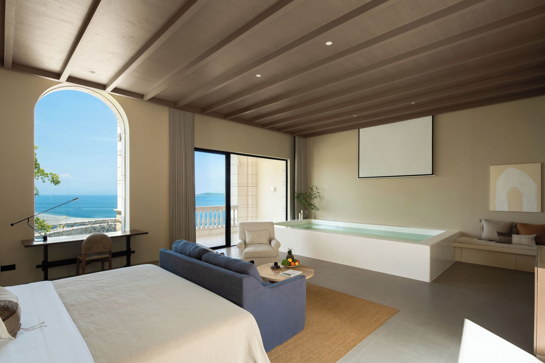 Miyue Roman Holiday Bubble Pool hotel 3*