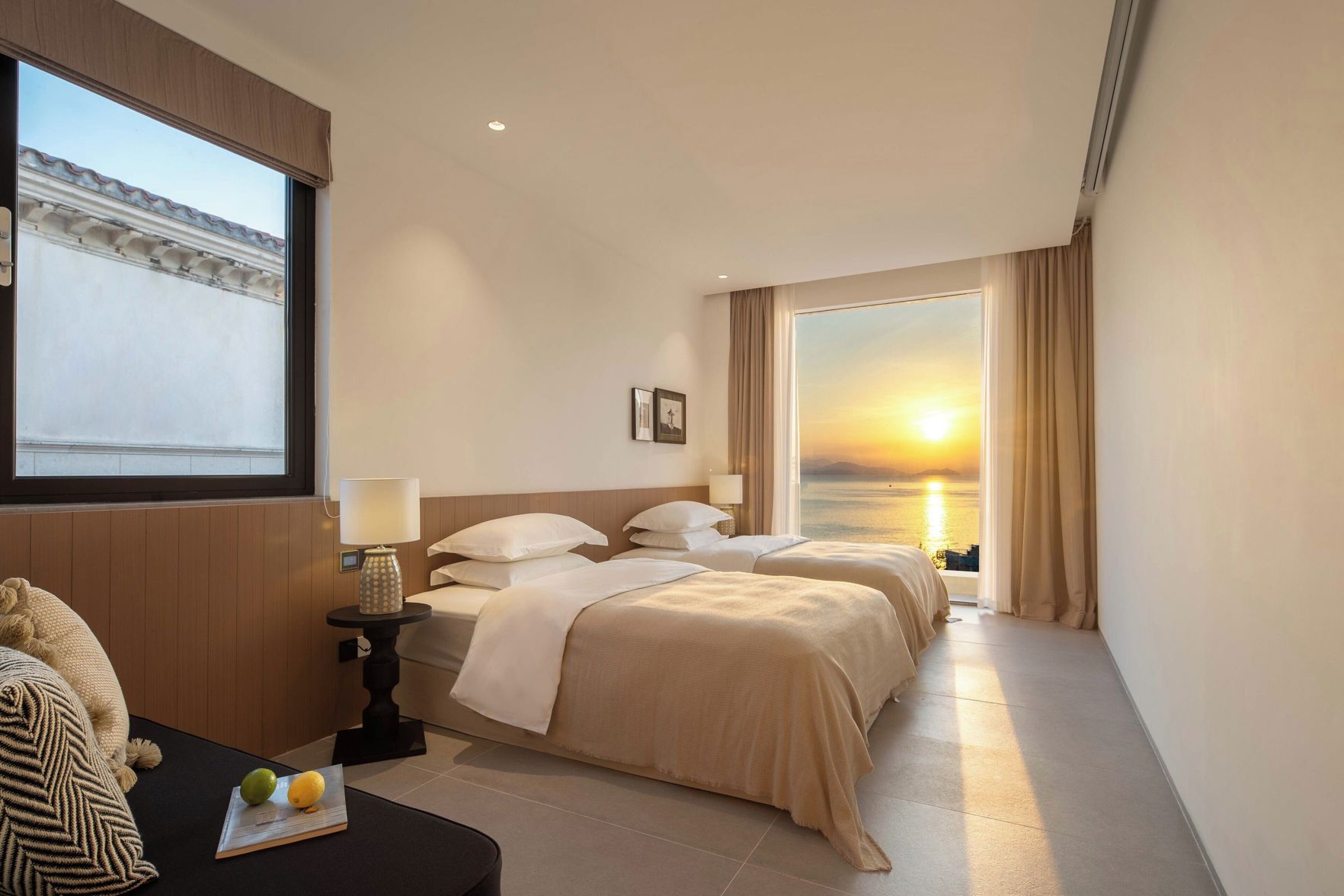 Miyue Roman Holiday Bubble Pool hotel 3*