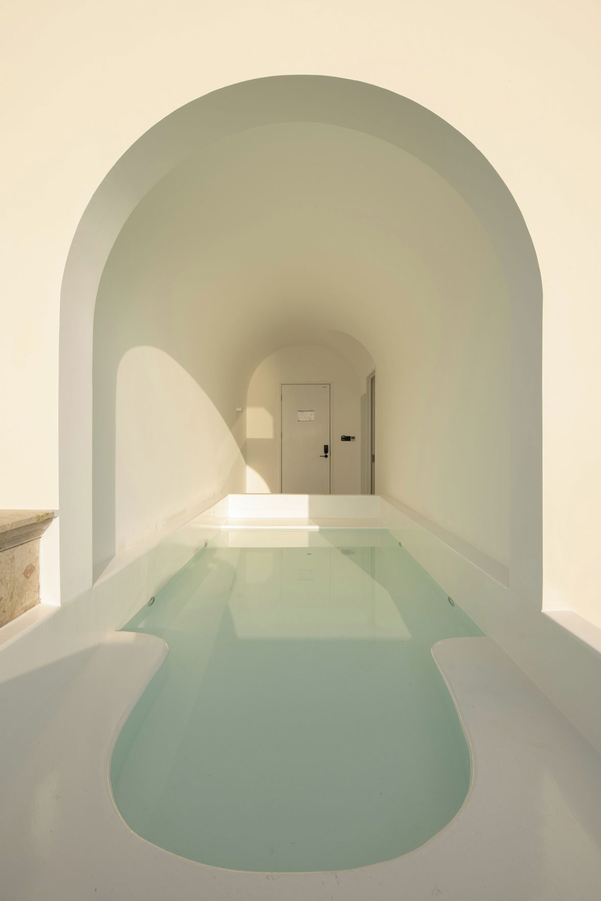 Miyue Roman Holiday Bubble Pool hotel 3*