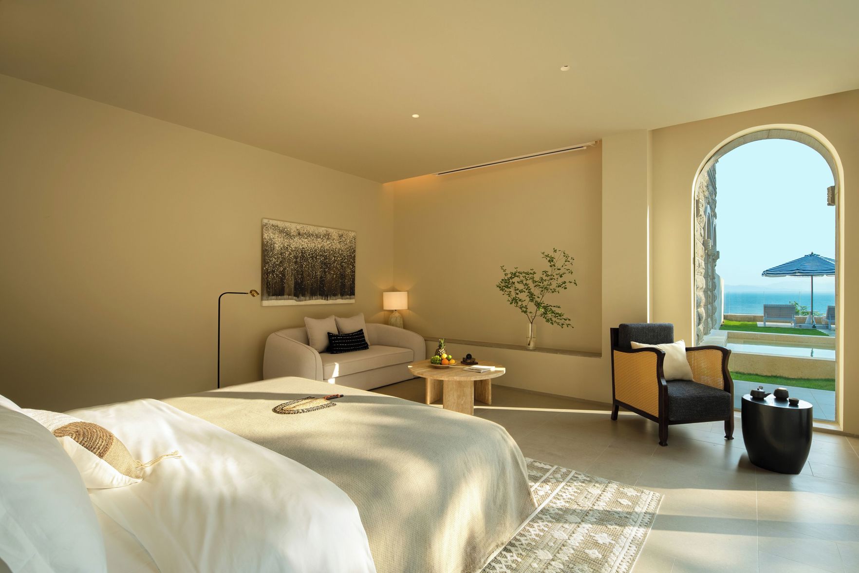 Miyue Roman Holiday Bubble Pool hotel 3*