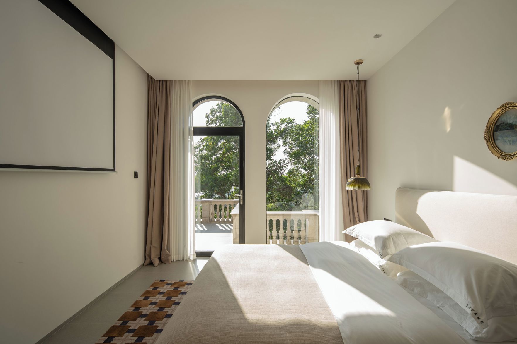 Miyue Roman Holiday Bubble Pool hotel 3*