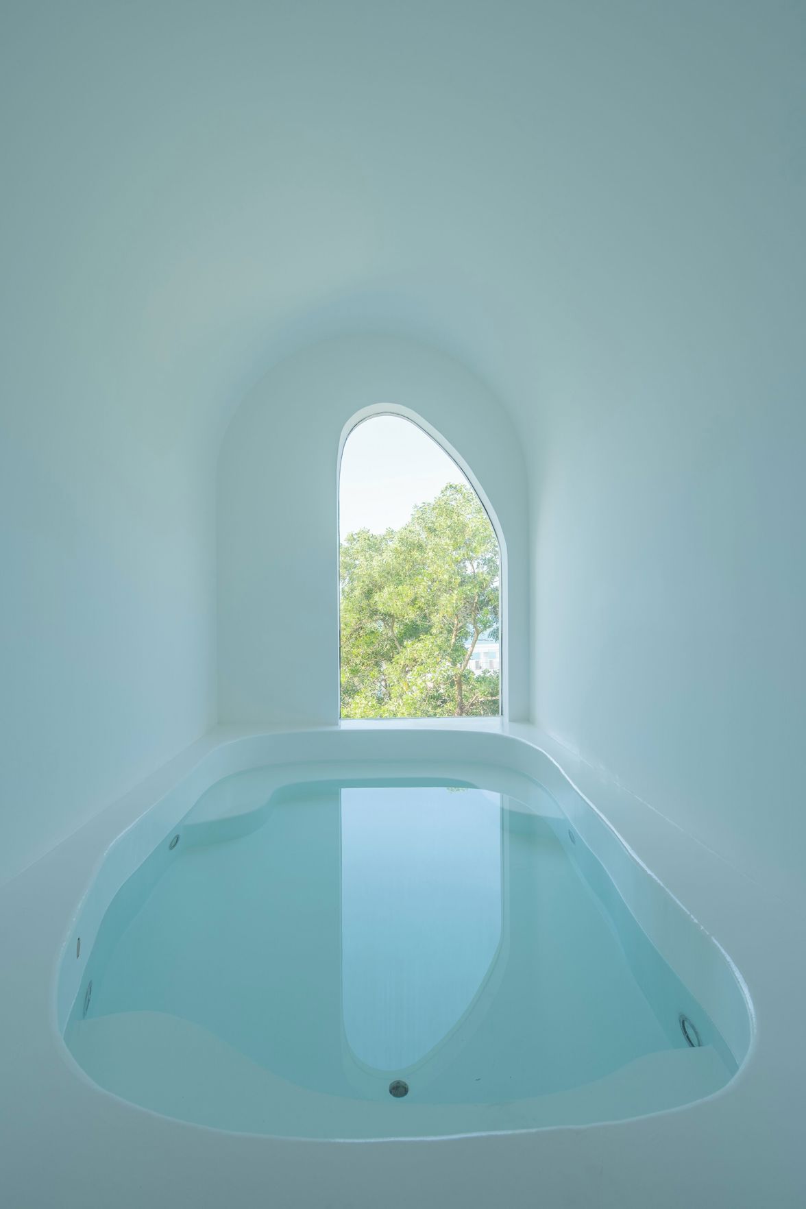 Miyue Roman Holiday Bubble Pool hotel 3*