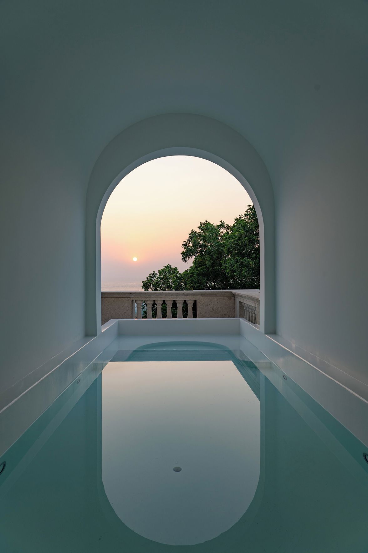 Miyue Roman Holiday Bubble Pool hotel 3*