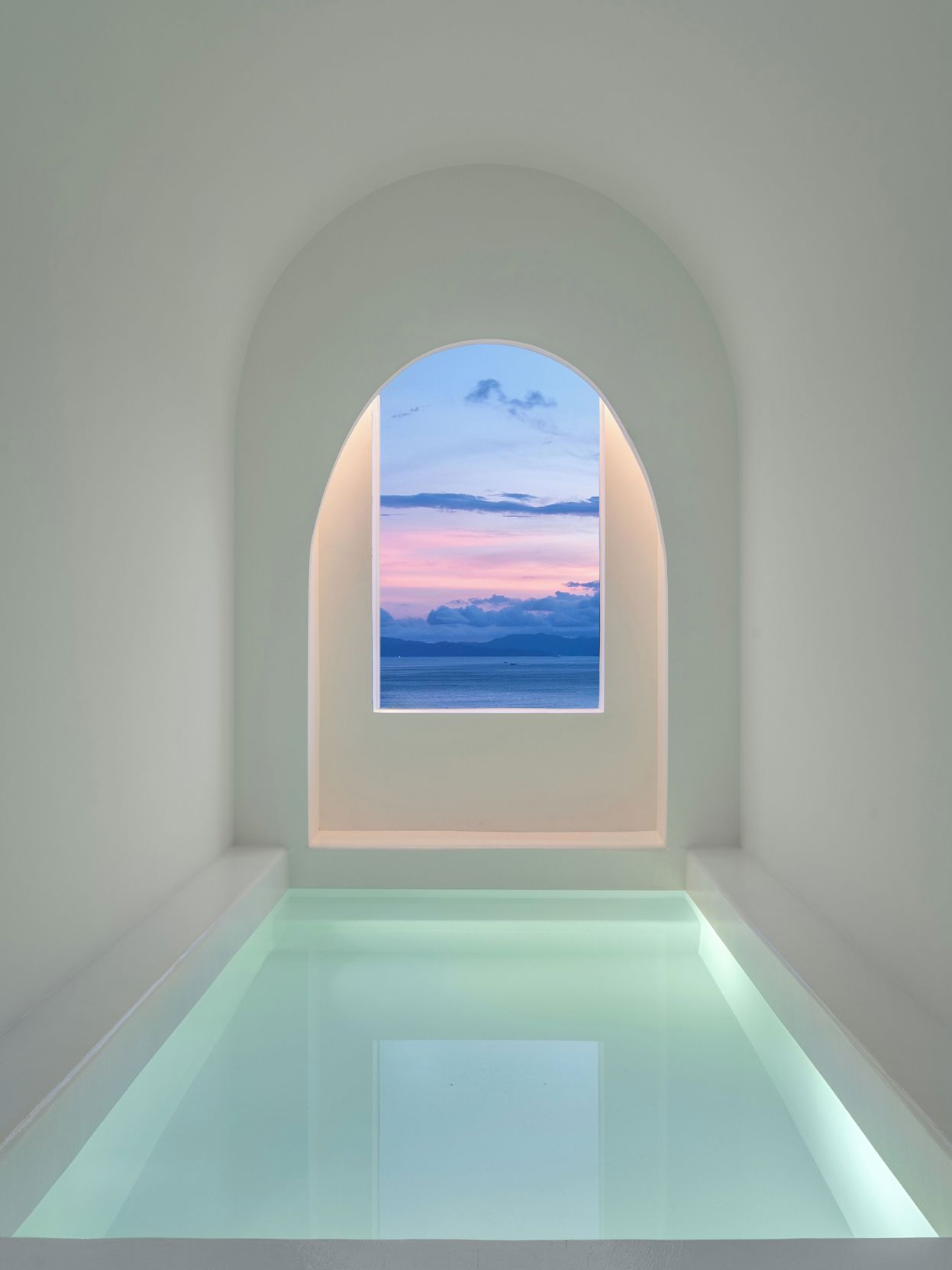 Miyue Roman Holiday Bubble Pool hotel 3*