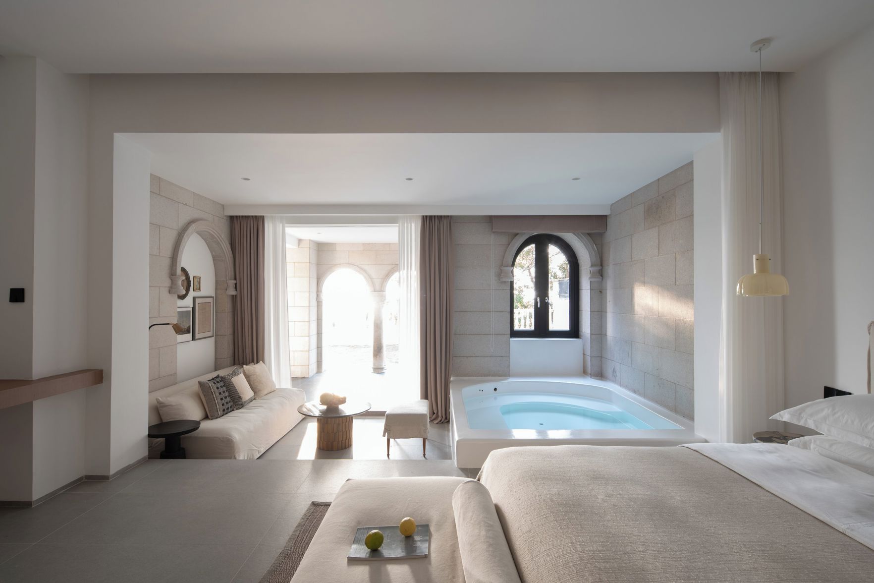 Miyue Roman Holiday Bubble Pool hotel 3*