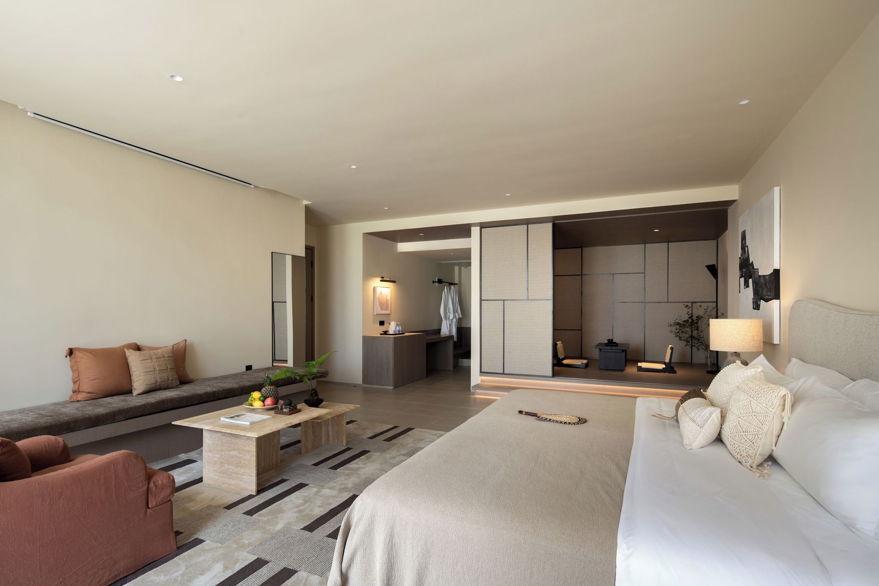 Miyue Roman Holiday Bubble Pool hotel 3*