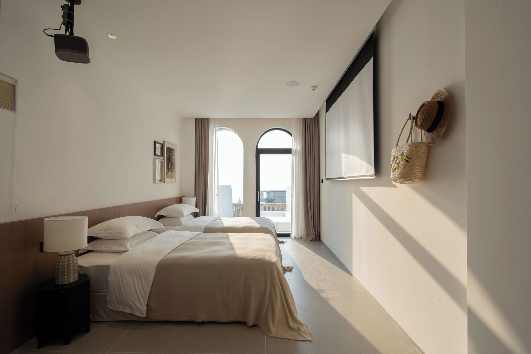 Miyue Roman Holiday Bubble Pool hotel 3*