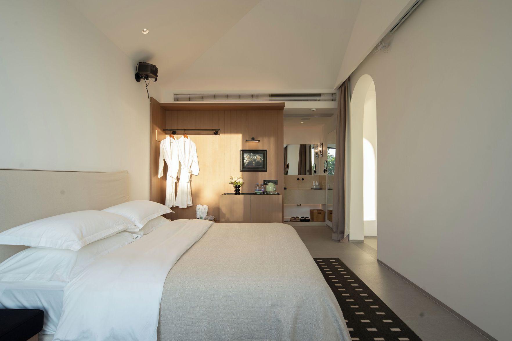 Miyue Roman Holiday Bubble Pool hotel 3*