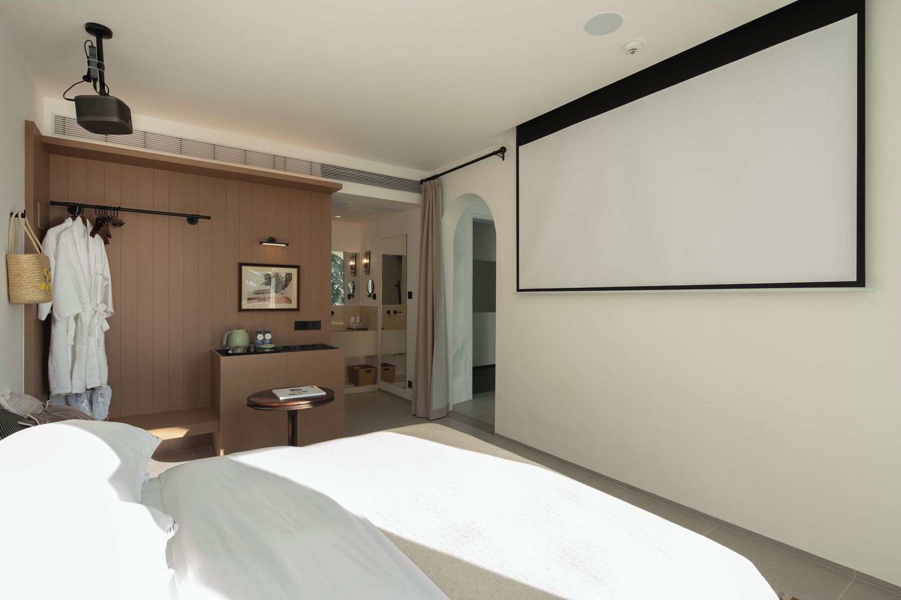 Miyue Roman Holiday Bubble Pool hotel 3*