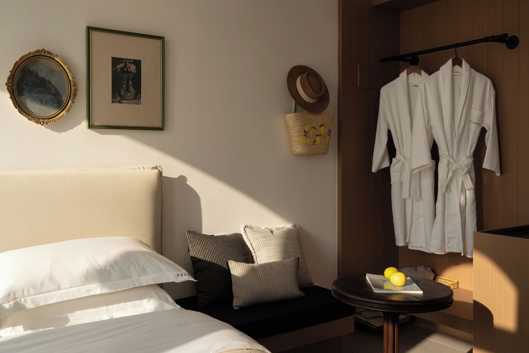 Miyue Roman Holiday Bubble Pool hotel 3*