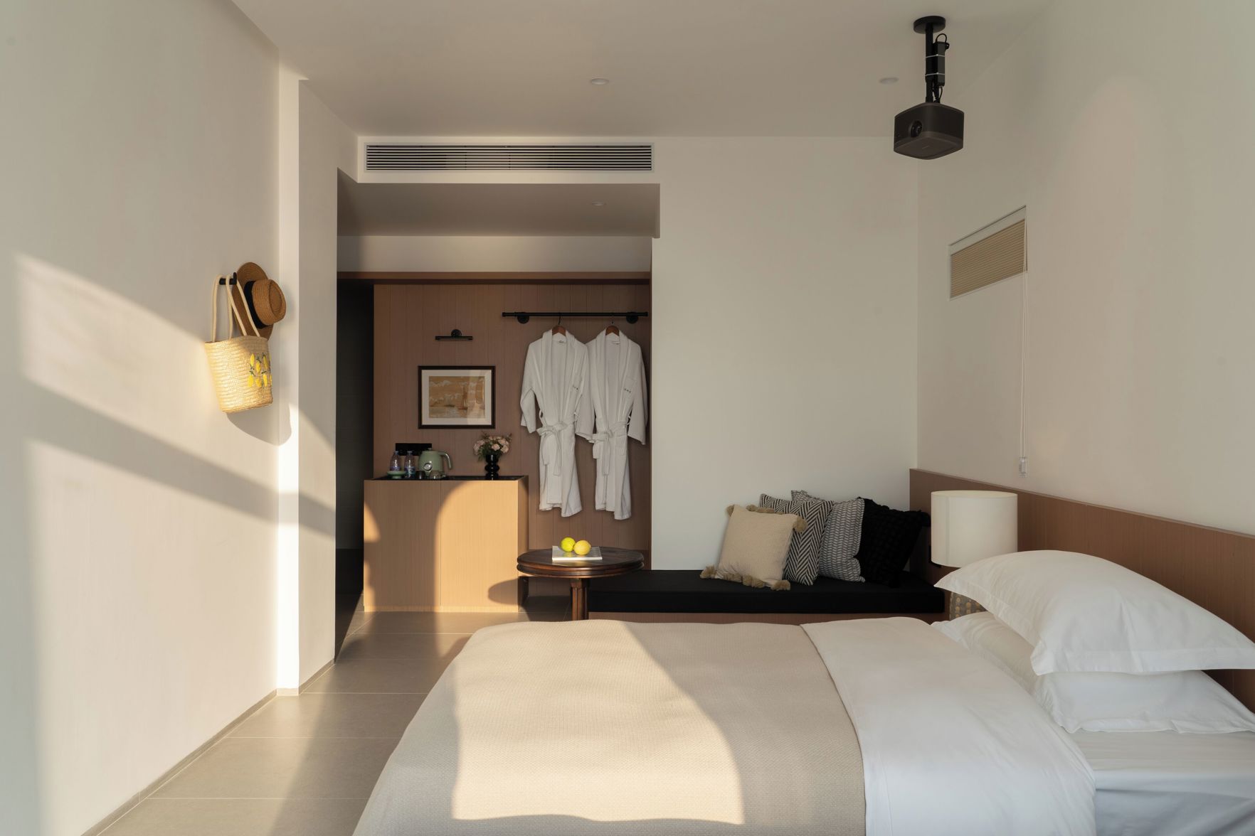 Miyue Roman Holiday Bubble Pool hotel 3*