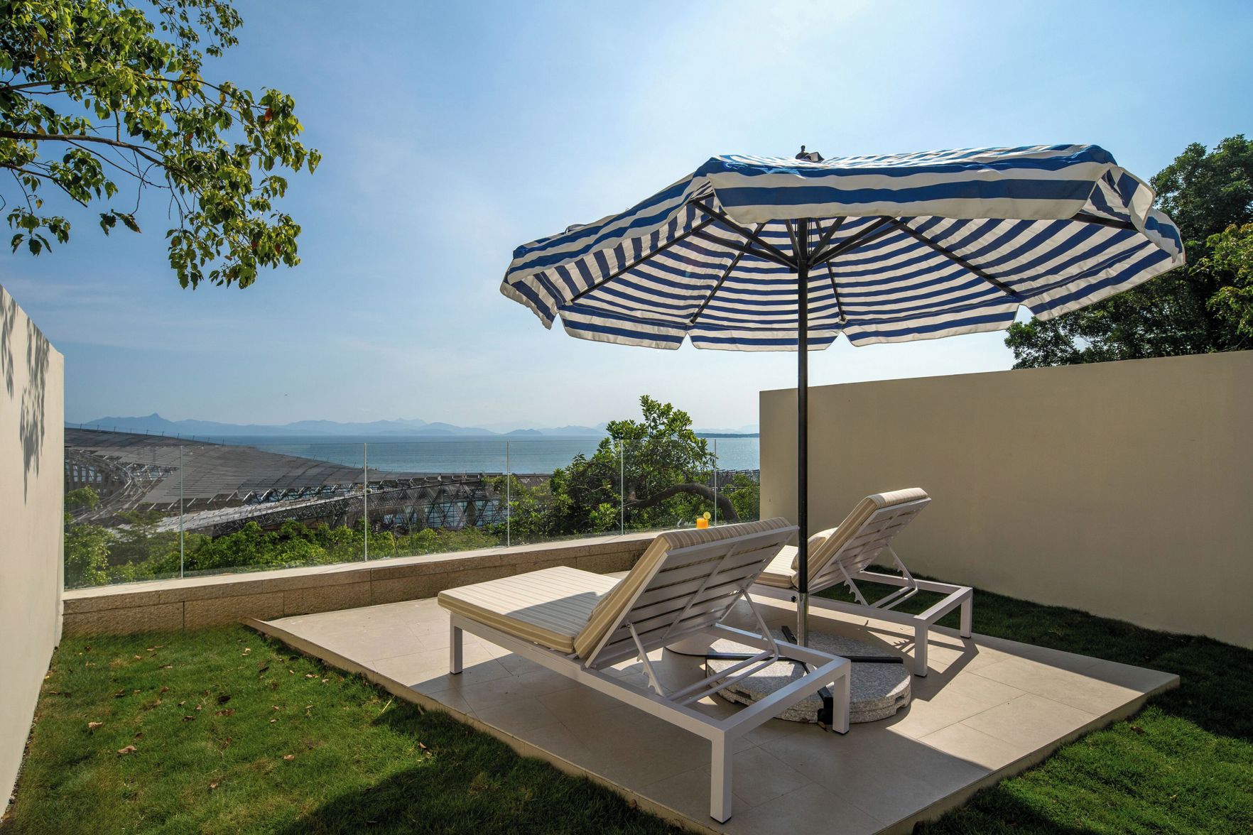 Miyue Roman Holiday Bubble Pool hotel 3*