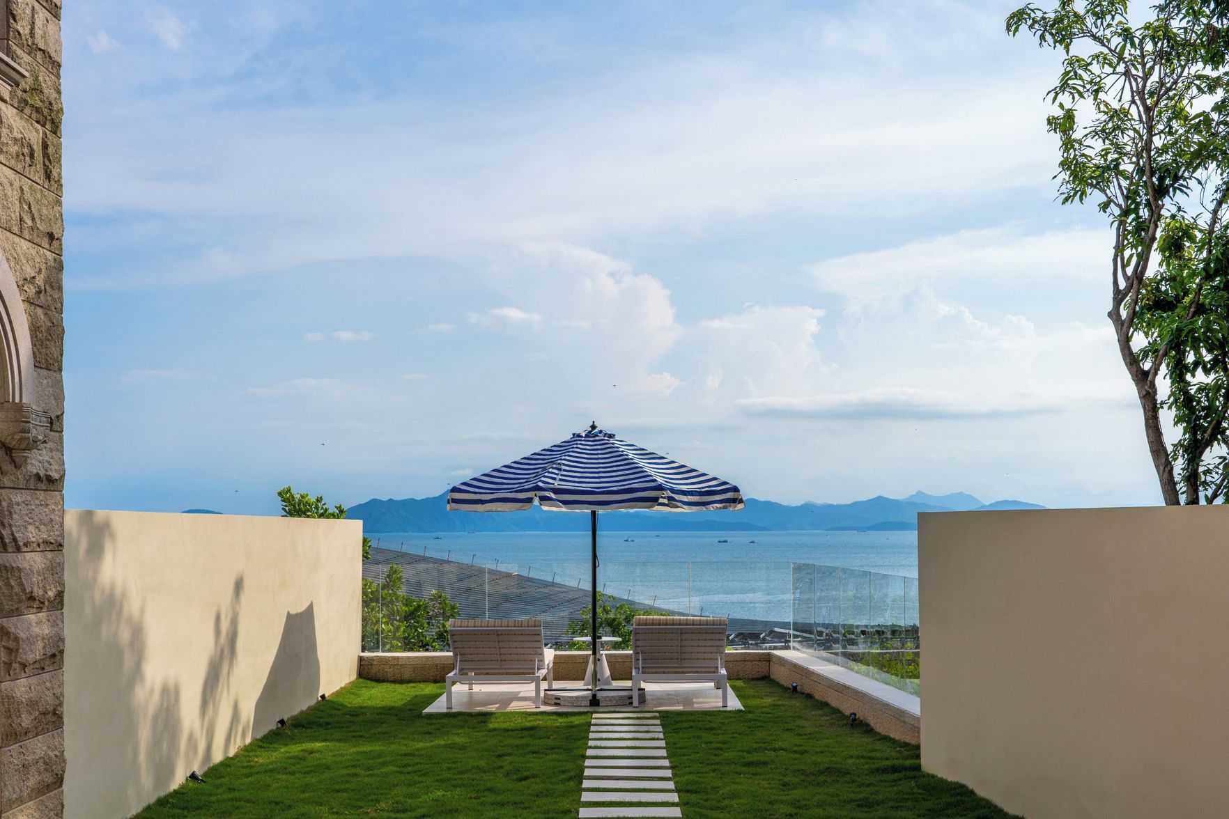 Miyue Roman Holiday Bubble Pool hotel 3*