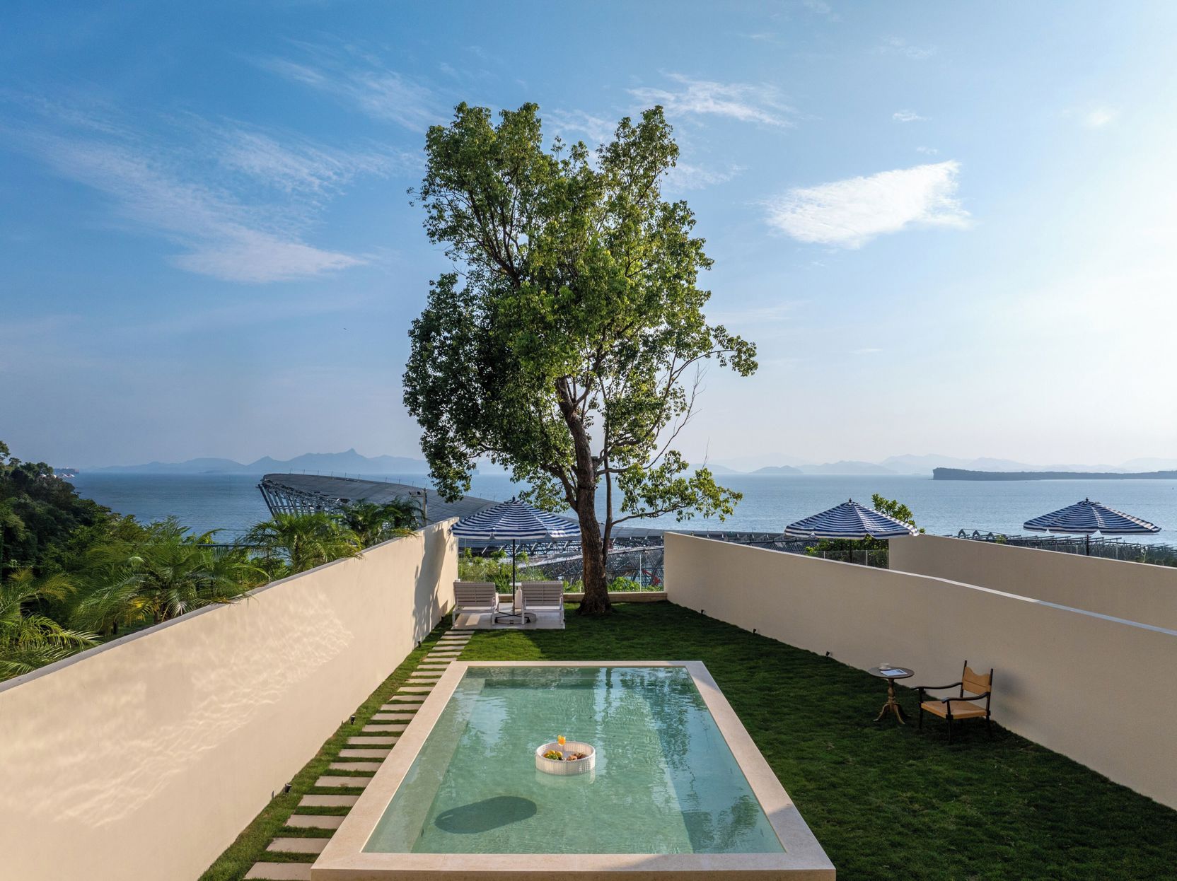 Miyue Roman Holiday Bubble Pool hotel 3*
