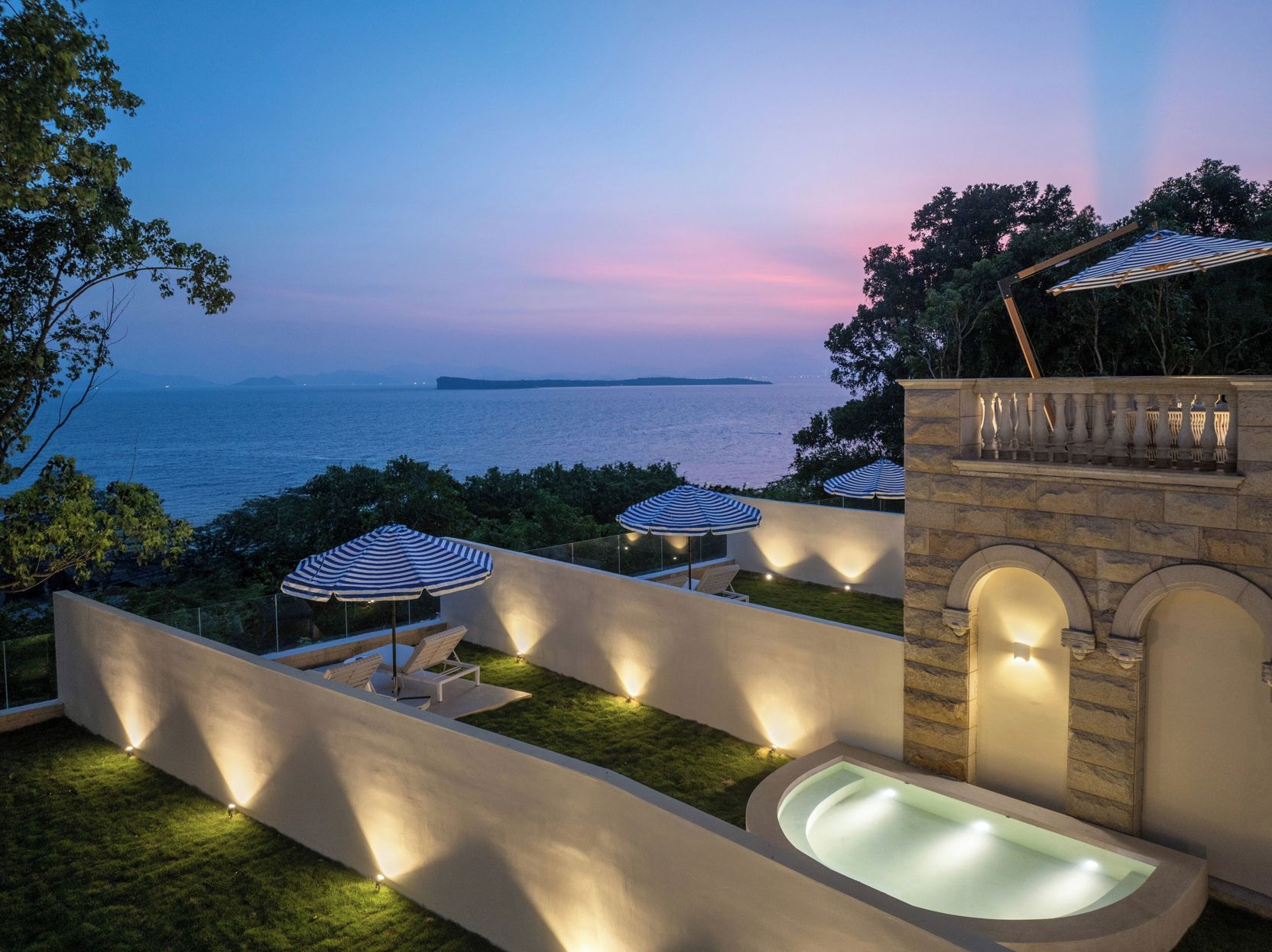 Miyue Roman Holiday Bubble Pool hotel 3*