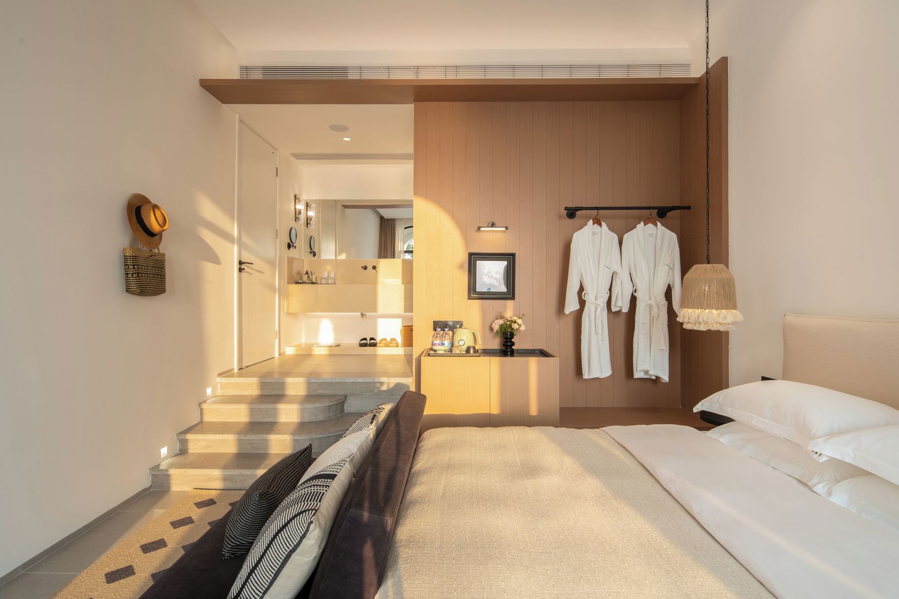 Miyue Roman Holiday Bubble Pool hotel 3*