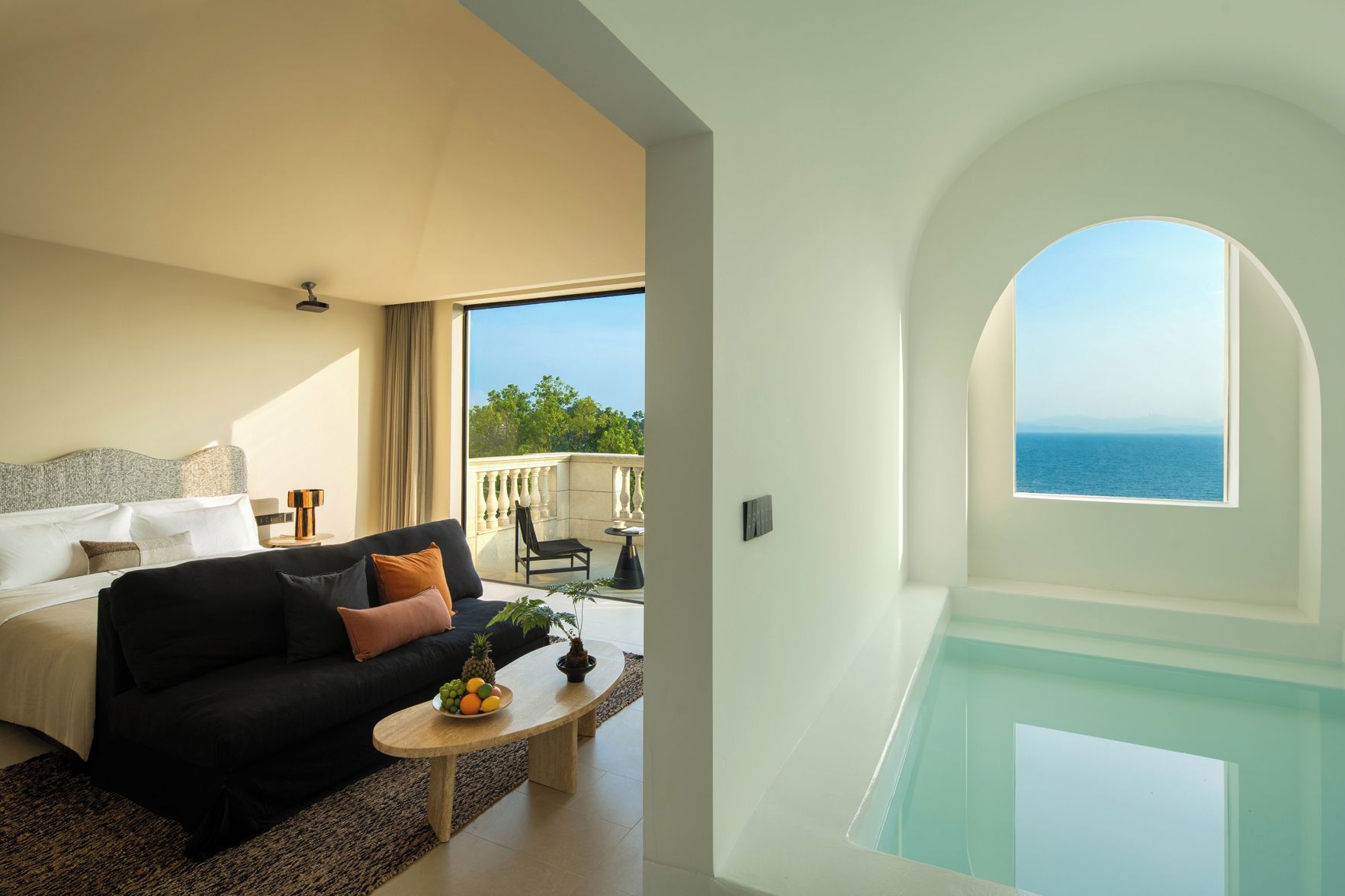 Miyue Roman Holiday Bubble Pool hotel 3*