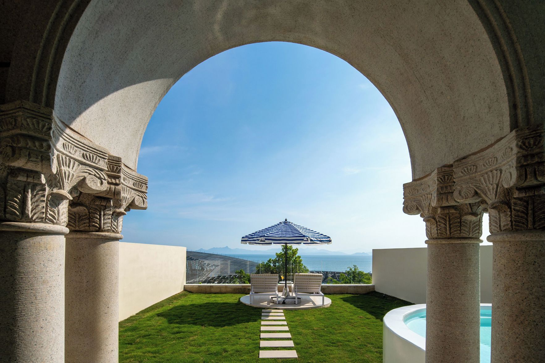 Miyue Roman Holiday Bubble Pool hotel 3*