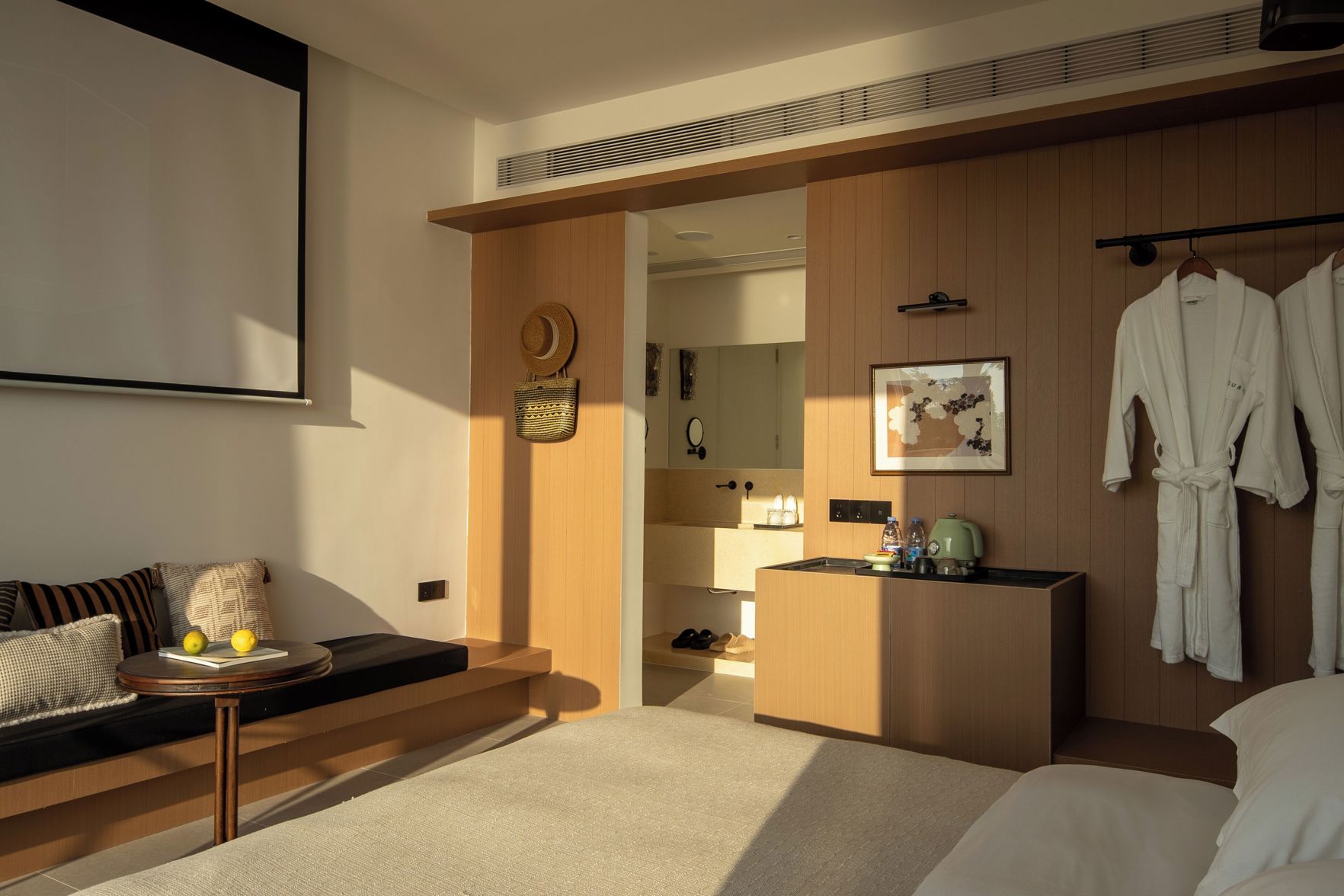 Miyue Roman Holiday Bubble Pool hotel 3*