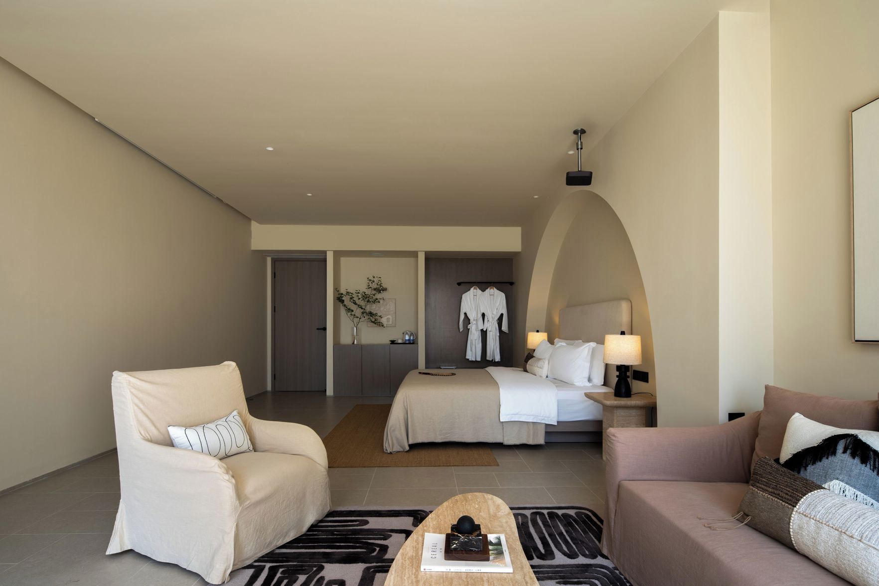Miyue Roman Holiday Bubble Pool hotel 3*