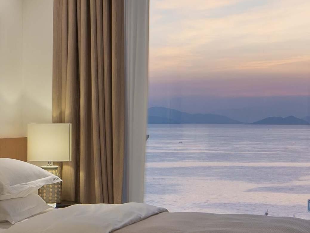 Miyue Roman Holiday Bubble Pool hotel 3*
