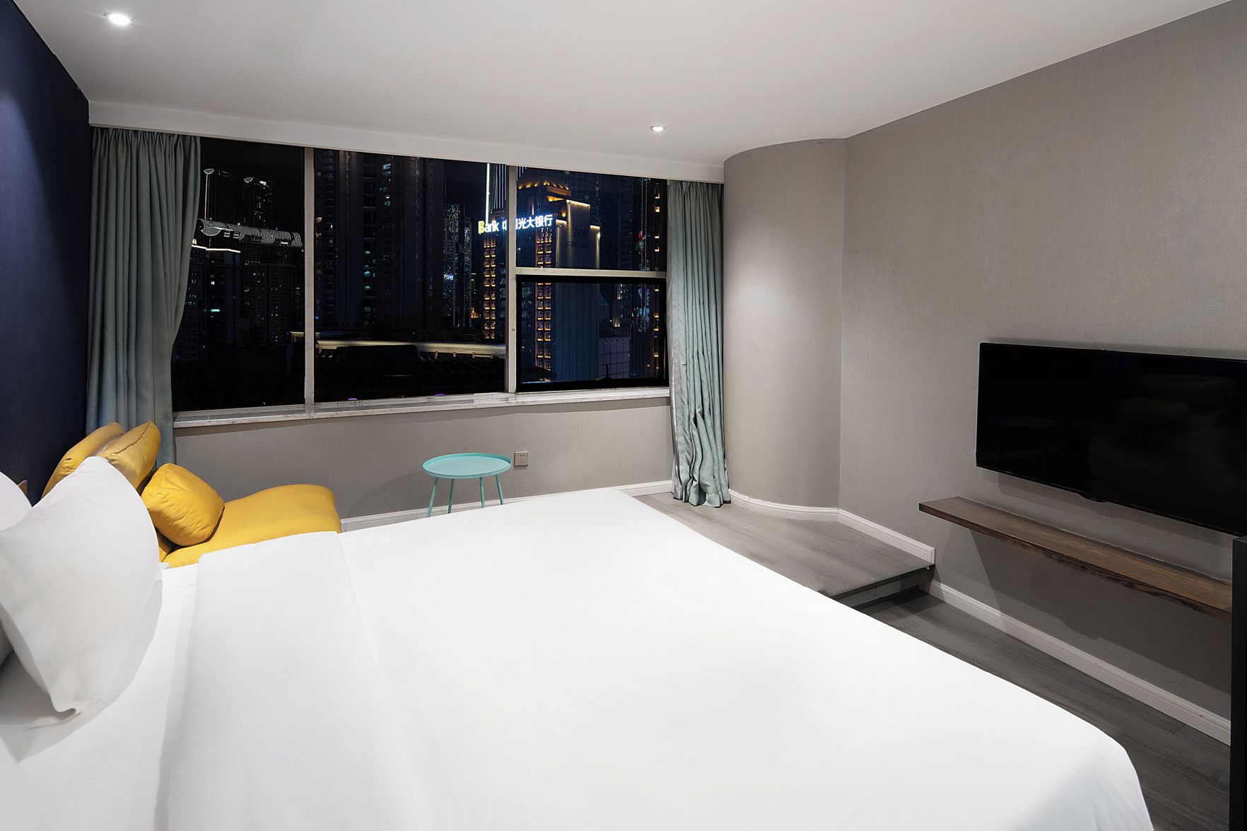 chongqingyinshiguangjiangjingjiudian 3*