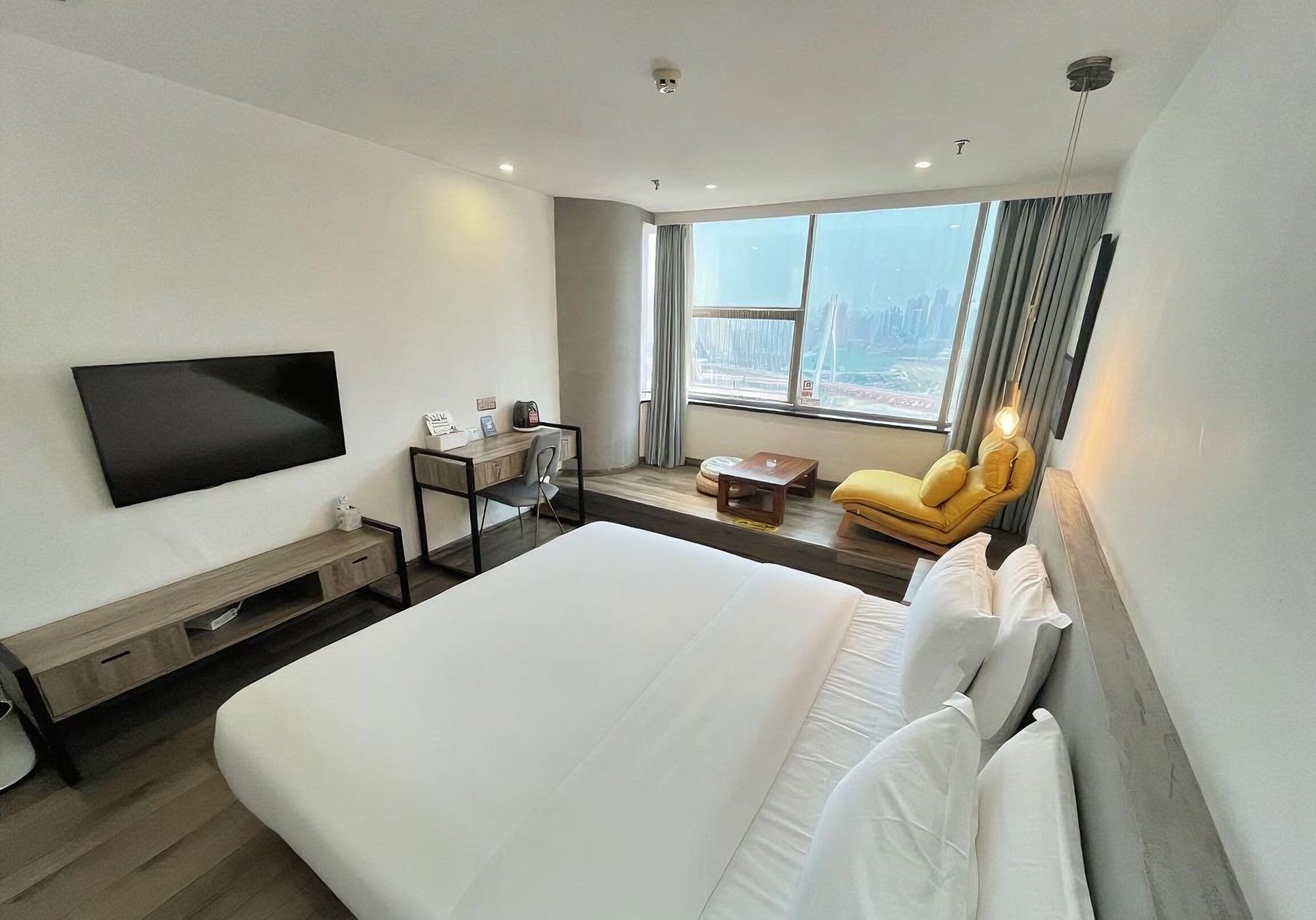 chongqingyinshiguangjiangjingjiudian 3*