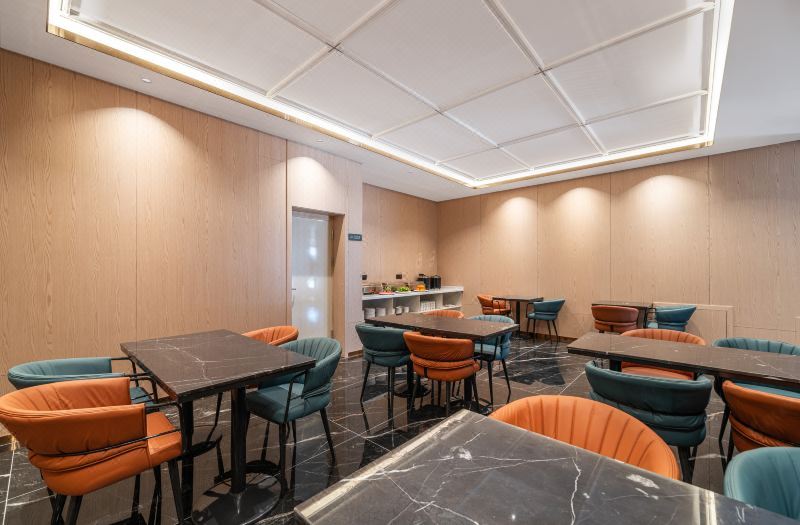 Yzzi Hotel (Haixi Prefecture Dulan Jianshe Street) 3*