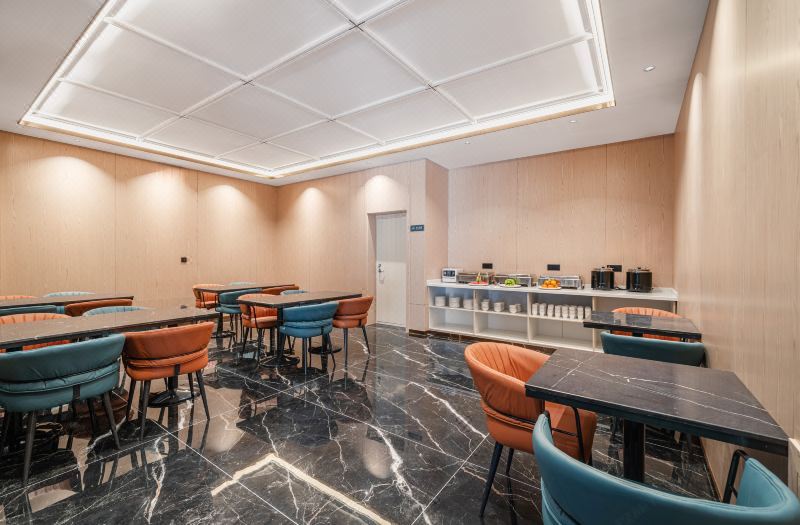 Yzzi Hotel (Haixi Prefecture Dulan Jianshe Street) 3*