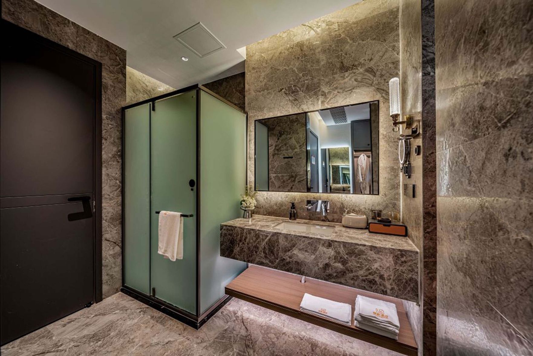 Pilot River View Hotel -Chongqing Jiefangbei Hongyadong Branch 3*