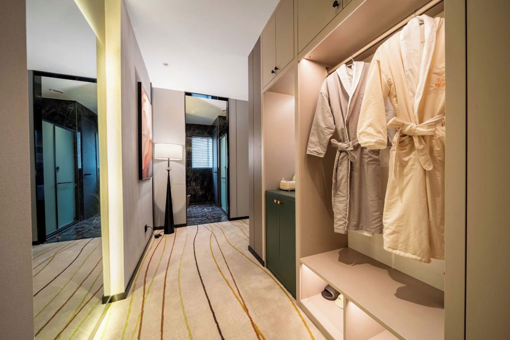 Pilot River View Hotel -Chongqing Jiefangbei Hongyadong Branch 3*