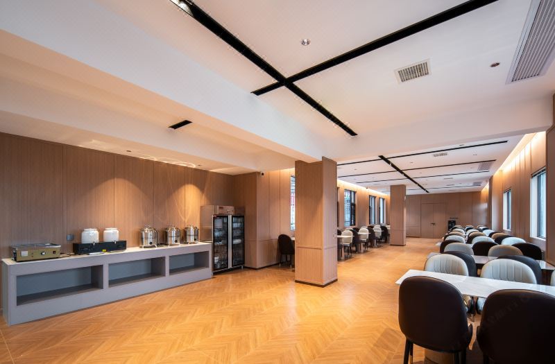 Jifeng International Hotel (Yibang International Branch of Suzhou Third Junior High School) 3*