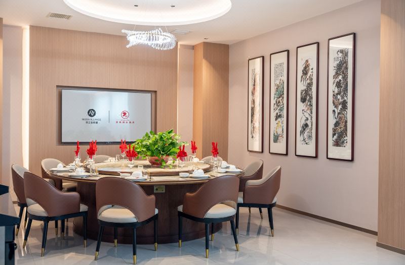Jifeng International Hotel (Yibang International Branch of Suzhou Third Junior High School) 3*